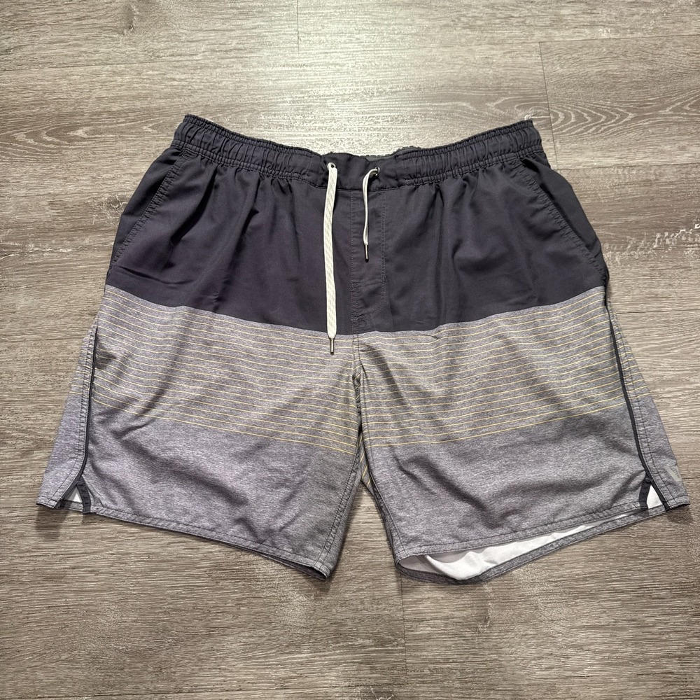 Vuori Men's Hybrid Shorts in Black and Gray